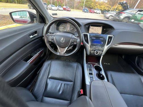 2017 Acura TLX w/Technology Package