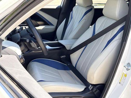 Platinum White Pearl 2025 Acura ADX A-Spec with Advance