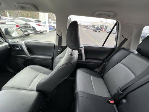 2024 Toyota 4Runner SR5 Premium