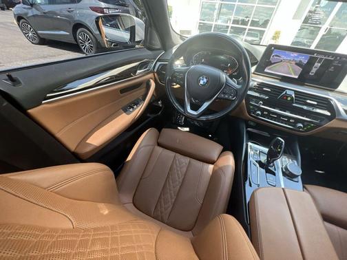 Mineral White Metallic 2021 BMW 530 xDrive