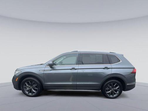Platinum Gray Metallic 2023 Volkswagen Tiguan 2.0T SE 4MOTION