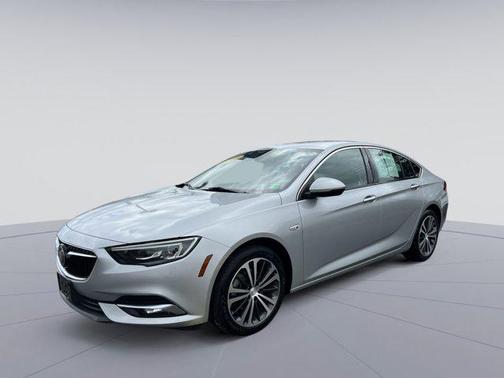 2018 Buick Regal Sportback Essence