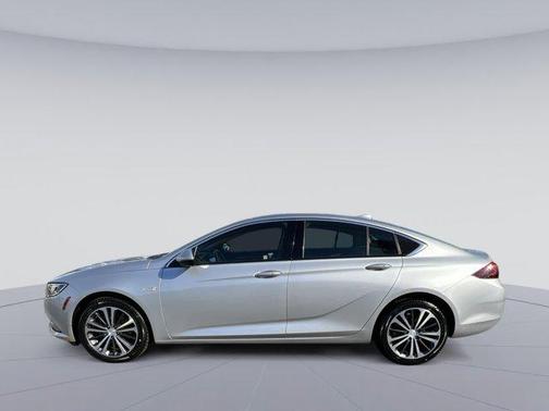 2018 Buick Regal Sportback Essence