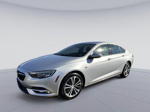 2018 Buick Regal Sportback Essence