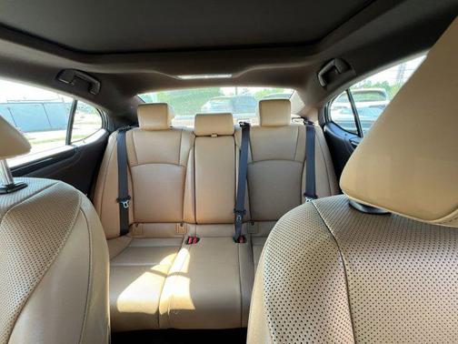 Eminent White Pearl 2021 Lexus ES 350 Base