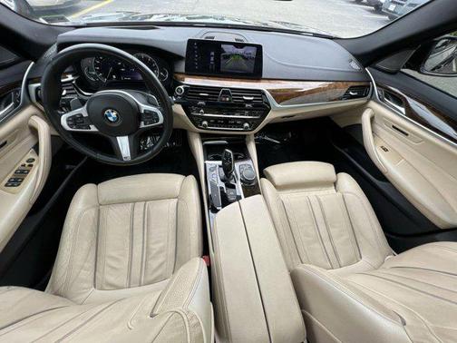 2018 BMW 530 530i