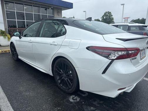 Wind Chill Pearl/Midnight Black Metallic 2024 Toyota Camry XSE
