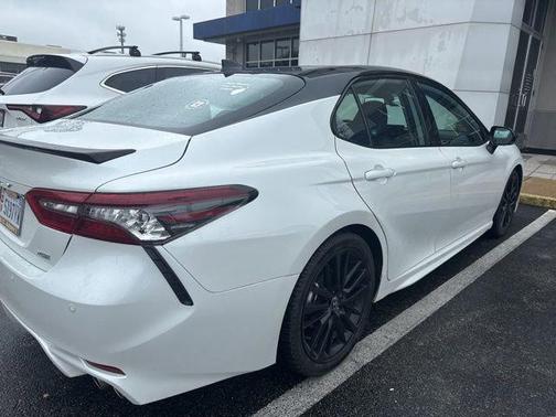 Wind Chill Pearl/Midnight Black Metallic 2024 Toyota Camry XSE