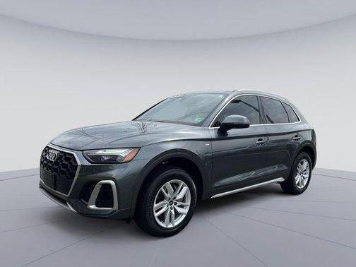 Daytona Gray Pearl Effect 2023 Audi Q5 45 S line Premium