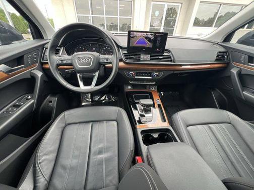 Daytona Gray Pearl Effect 2023 Audi Q5 45 S line Premium