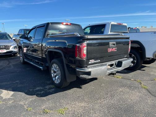 Onyx Black 2018 GMC Sierra 1500 SLT