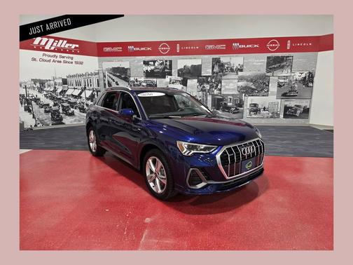 Navarra Blue Metallic 2022 Audi Q3 Premium Plus 45 TFSI S line quattro Tiptronic