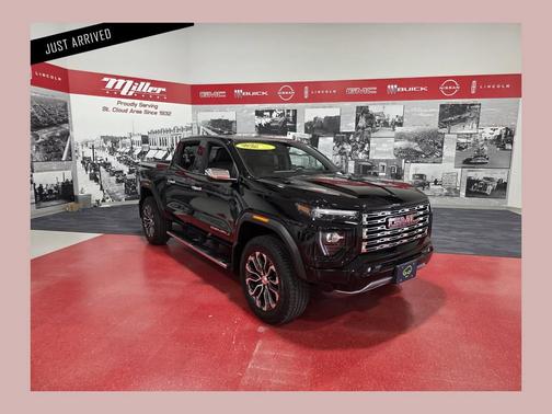 Onyx Black 2024 GMC Canyon Denali