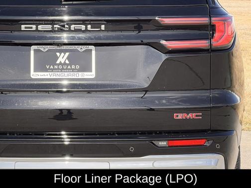 2024 GMC Acadia Denali