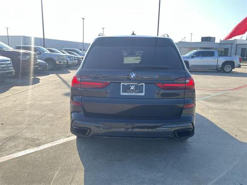 2021 BMW X7 M50i