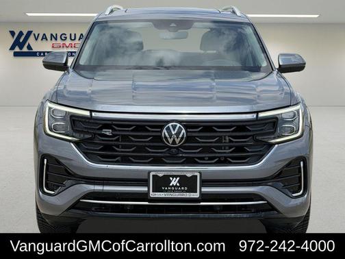 Platinum Gray Metallic 2024 Volkswagen Atlas 2.0T SEL Premium R-Line 4MOTION