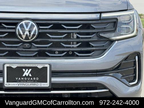 Platinum Gray Metallic 2024 Volkswagen Atlas 2.0T SEL Premium R-Line 4MOTION