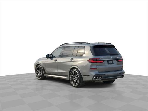 2024 BMW X7 M60i