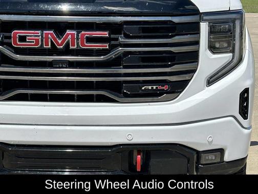 Summit White 2025 GMC Sierra 1500 AT4