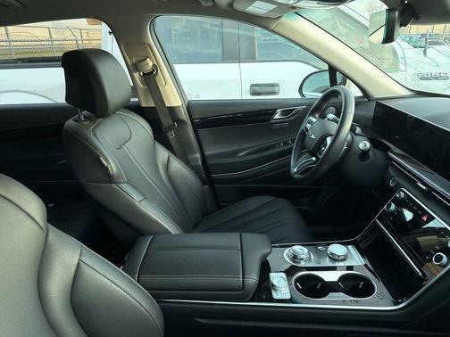 2025 Genesis GV80 2.5T