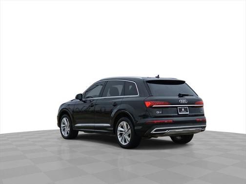 2022 Audi Q7 45 Premium