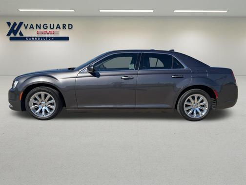 2019 Chrysler 300 Touring
