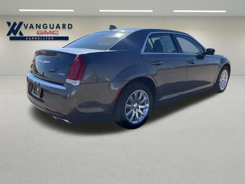 2019 Chrysler 300 Touring