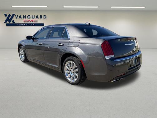 2019 Chrysler 300 Touring