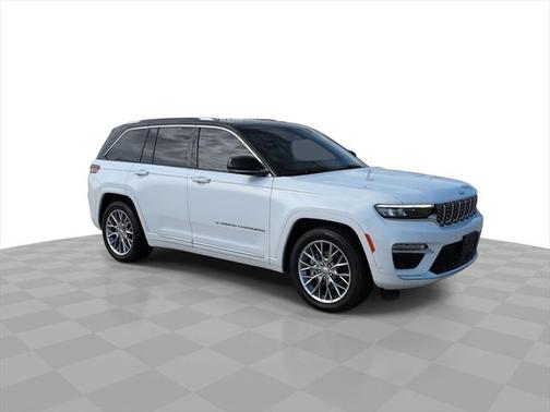 2022 Jeep Grand Cherokee Summit