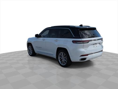 2022 Jeep Grand Cherokee Summit