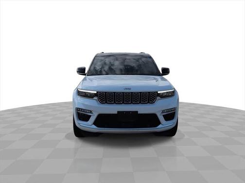 2022 Jeep Grand Cherokee Summit