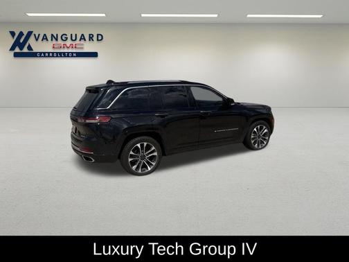 Diamond Black Crystal Pearlcoat 2022 Jeep Grand Cherokee Overland