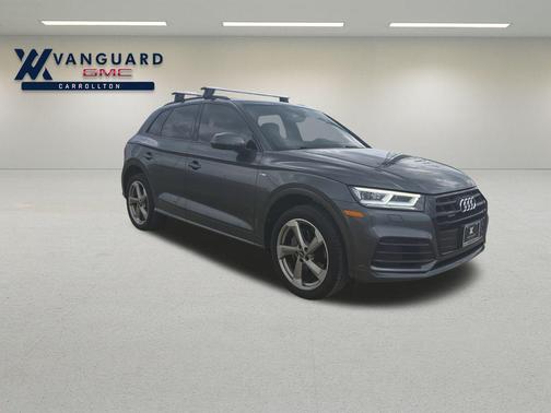 2020 Audi Q5 45 Titanium Premium