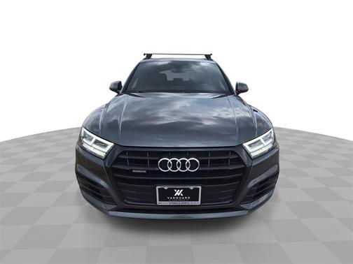 2020 Audi Q5 45 Titanium Premium