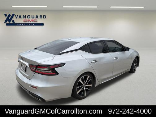 Brilliant Silver Metallic 2022 Nissan Maxima SV Xtronic CVT
