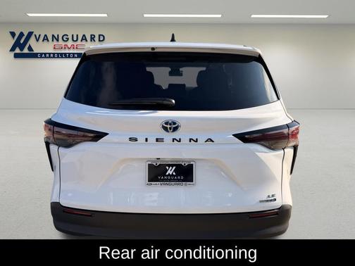 2024 Toyota Sienna LE