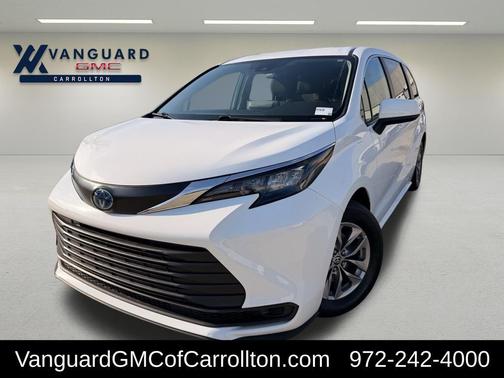 2024 Toyota Sienna LE