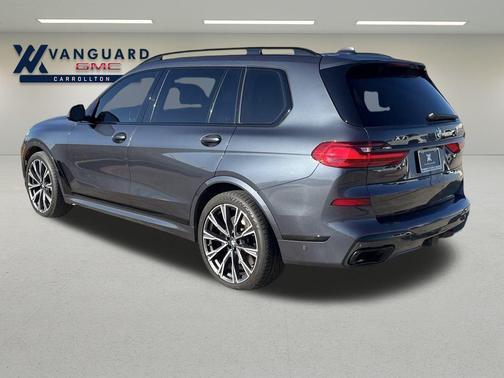 2022 BMW X7 M50i