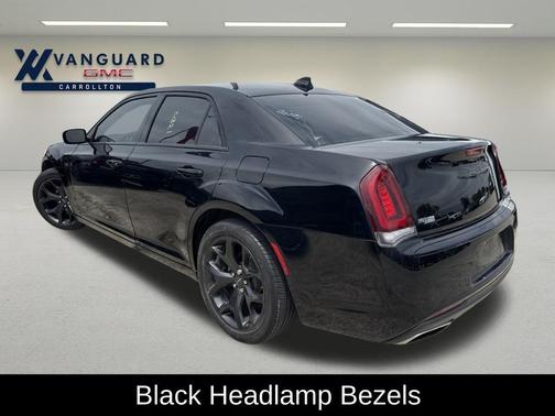 Gloss Black 2022 Chrysler 300 Touring
