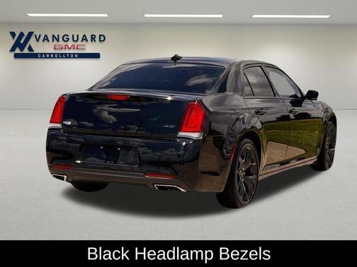 Gloss Black 2022 Chrysler 300 Touring