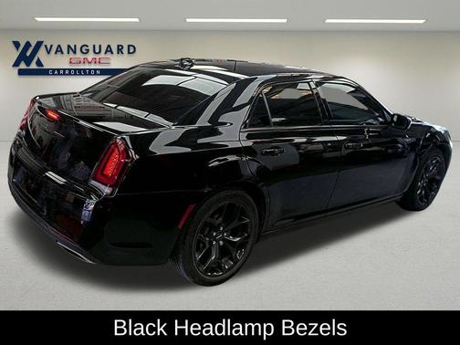 Gloss Black 2022 Chrysler 300 Touring
