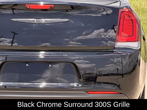 Gloss Black 2022 Chrysler 300 Touring