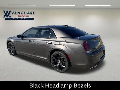 2021 Chrysler 300 Touring