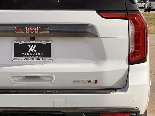 2023 GMC Yukon XL 4WD AT4