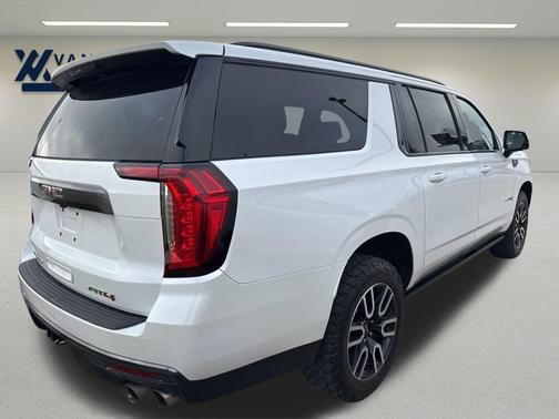 2023 GMC Yukon XL 4WD AT4