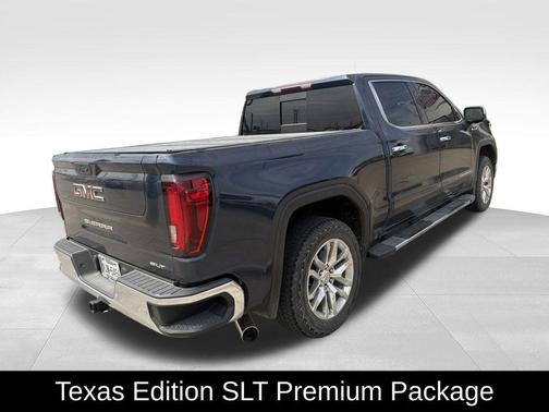 Pacific Blue Metallic 2022 GMC Sierra 1500 SLT