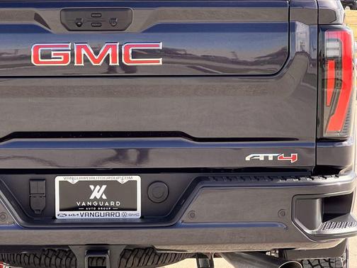 2025 GMC Sierra 2500 AT4