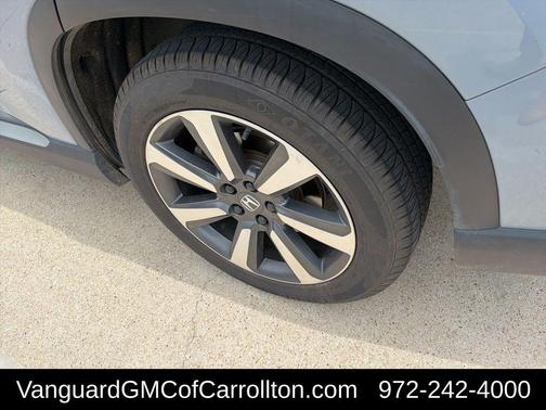 Sonic Gray Pearl 2025 Honda Pilot Touring 8-Passenger