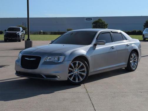2017 Chrysler 300 Limited