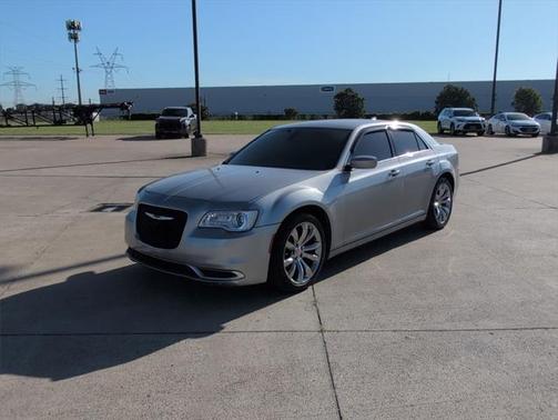2017 Chrysler 300 Limited